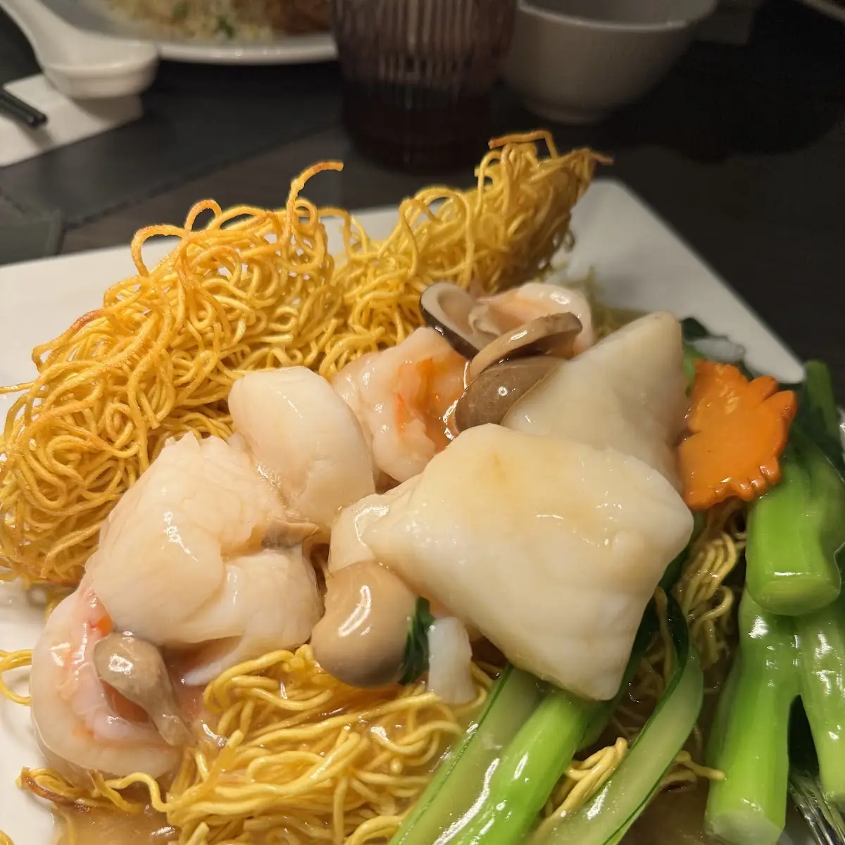 蝦球炒麵 prawn fried noodles